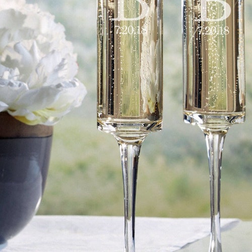 Modern Wedding Toasting Flutes with Free Personalization – Set of 2
