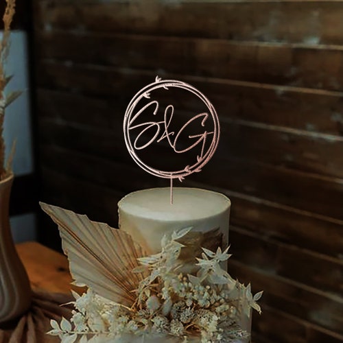 Personalized Wedding Initials Monogram Cake Topper – Rustic Wreath Design