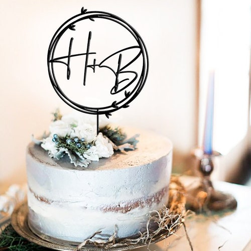 Personalized Wedding Initials Monogram Cake Topper – Rustic Wreath Design