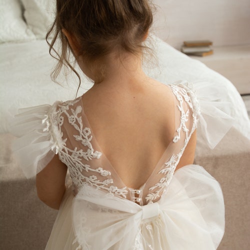 Ivory Flower Girl Dress with Detachable Train & Lace Embroidery - Tutu Ball Gown for Girls