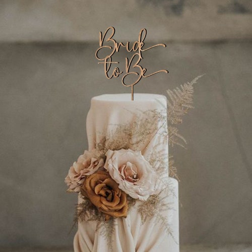 Personalized Wooden Wedding Cake Topper – Mr & Mrs with Last Name and Wedding Date