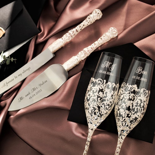 Gold Champagne Flutes and Cake Server Set – Personalized Wedding Gift