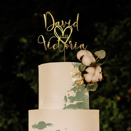 Heart-Shaped Personalized Wedding Cake Topper – Custom Date Design