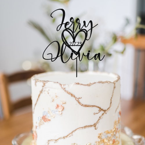 Heart-Shaped Personalized Wedding Cake Topper – Custom Date Design