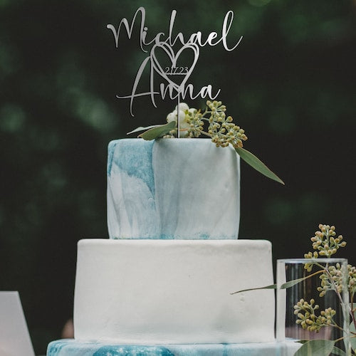 Heart-Shaped Personalized Wedding Cake Topper – Custom Date Design