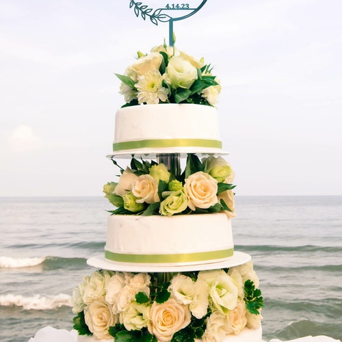 Personalized Chic Script Wedding Cake Topper with Rustic Wreath – Custom Mr & Mrs
