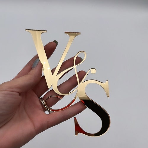 Personalized Wedding Initial Acrylic Cake Charm – Custom Engagement & Anniversary Cake Gem