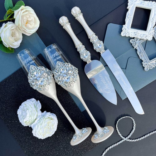 Personalized Wedding Cake Serving & Champagne Glasses Set