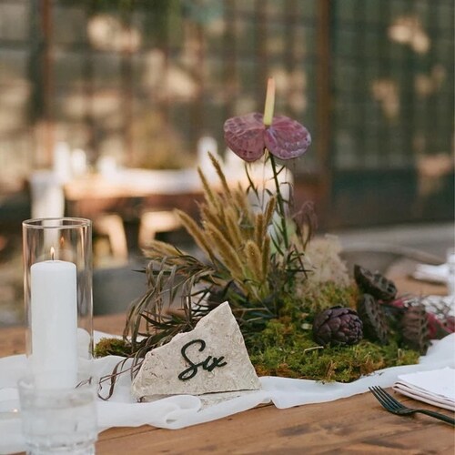 Modern Cursive Acrylic Table Numbers Set – DIY Wedding Decor with Glue