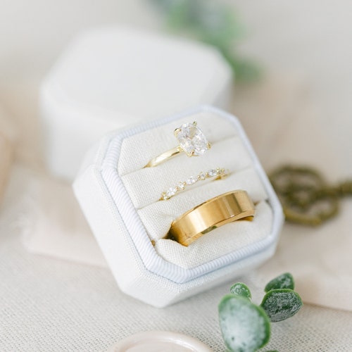 Triple Slot Linen Wedding Ring Box – Modern Engagement Ring Box