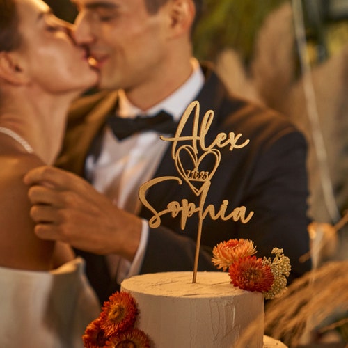 Heart-Shaped Personalized Wedding Cake Topper – Custom Date Design