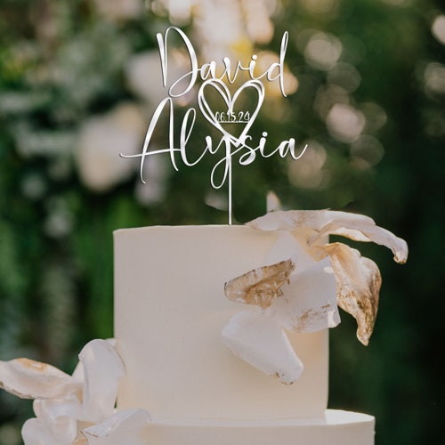 Heart-Shaped Personalized Wedding Cake Topper – Custom Date Design