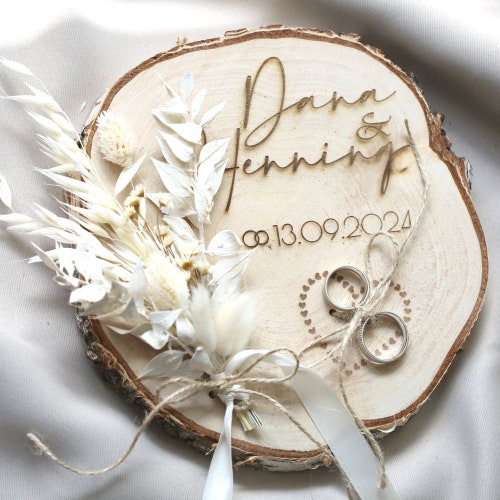 Personalized Boho Wedding Ring Holder – Engraved Wooden Disc with Dried Flowers