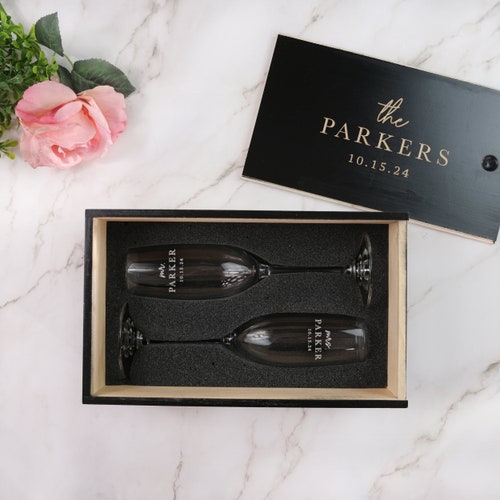 Mr. & Mrs. Toasting Glasses with Wooden Gift Box – Personalized Champagne Flutes