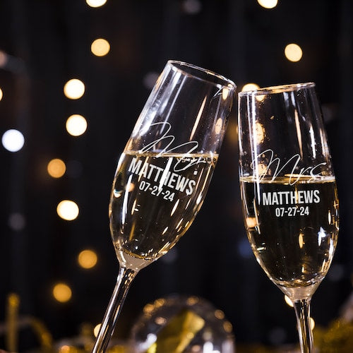 Mr. and Mrs. Personalized Champagne Flutes – Set of 2