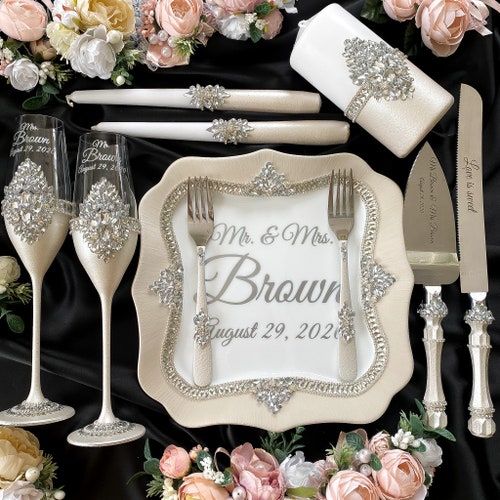Elegant Wedding Cake Cutting and Toasting Set
