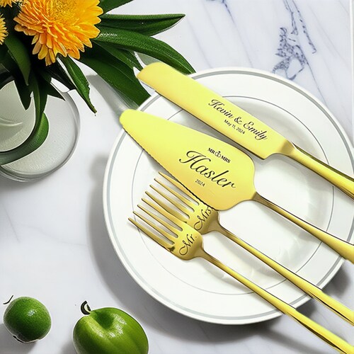 Engraved Wedding Cake Cutting Set