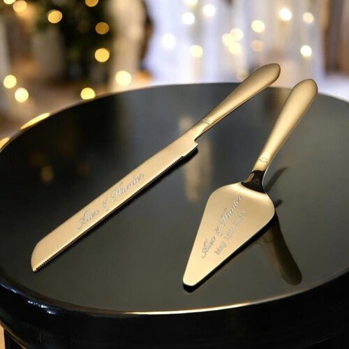 Personalized Wedding Cake Cutting Set